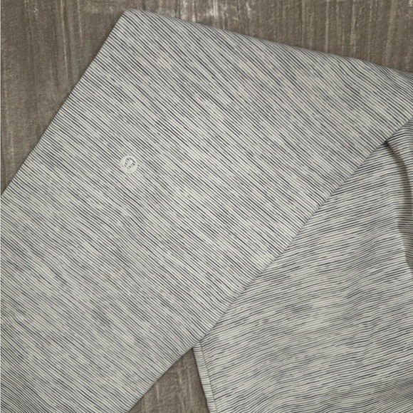 Lululemon On The Fly Pant - Picture 3 of 3